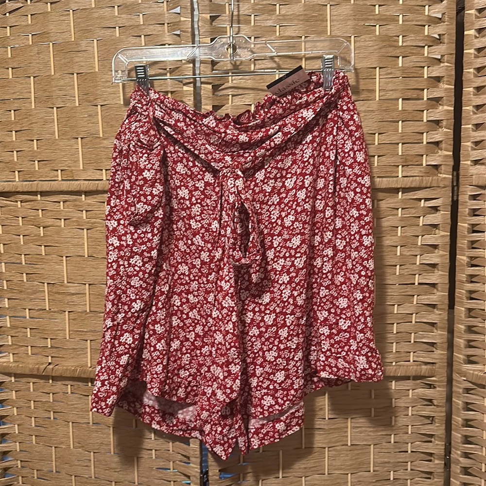 Pull On Shorts Culottes Red Print Flowy 2X NWT